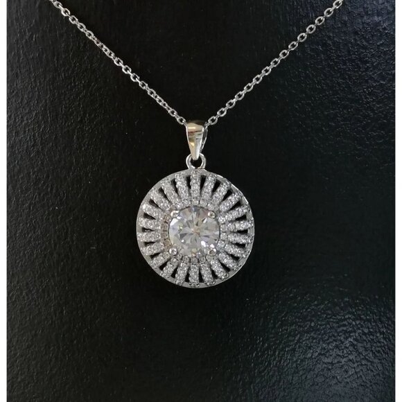 Sterling silver Sunburst pendant necklace 1.5ct central stone 🆕 - Picture 7 of 7